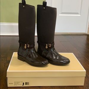 NIB Michael Kors Charm Stretched Rainboot